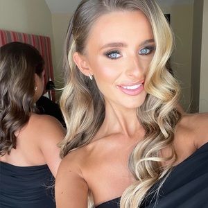 Meet your Posher, Cinthia